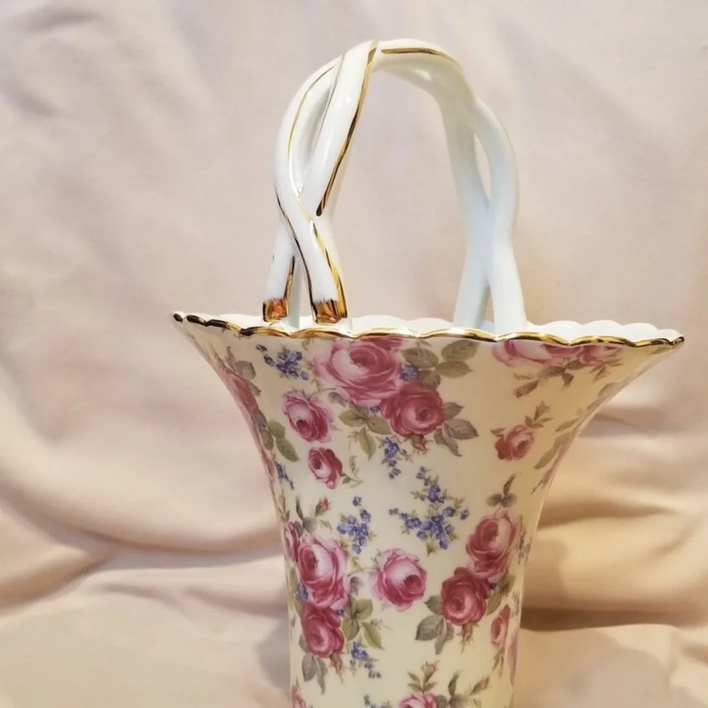 La Dolce Vita by JA Designs Flower Vase with Gold Rim
